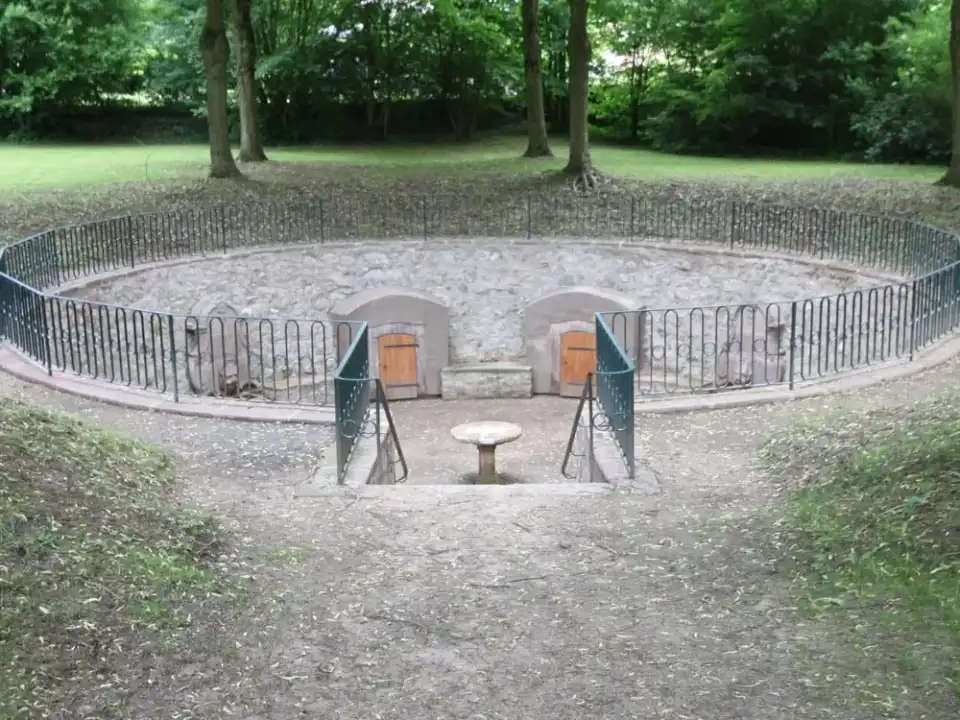 Goethebrunnen im Fürstenlager nach der Instandsetzung
