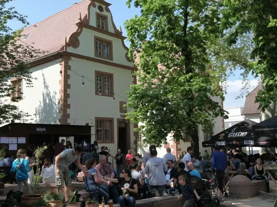 Veranstaltung im Hof des Wambolt’schen Schlosses in Groß-Umstadt
