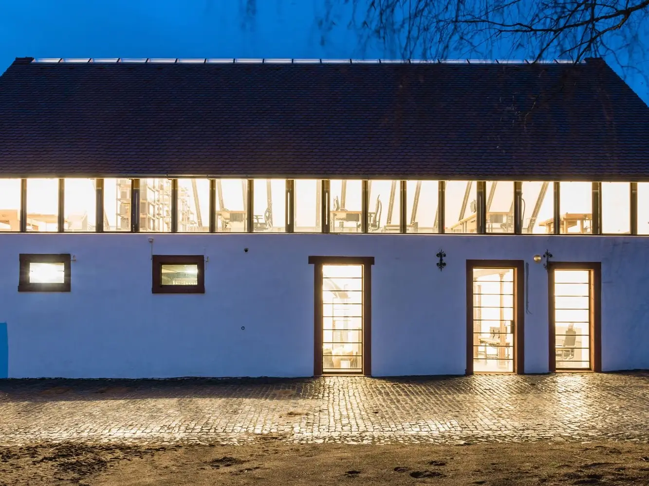 Büro Dilshofen: ehemaliges Stallgebäude einer denkmalgeschützten Hofanlage aus dem frühen 19. Jahrhundert